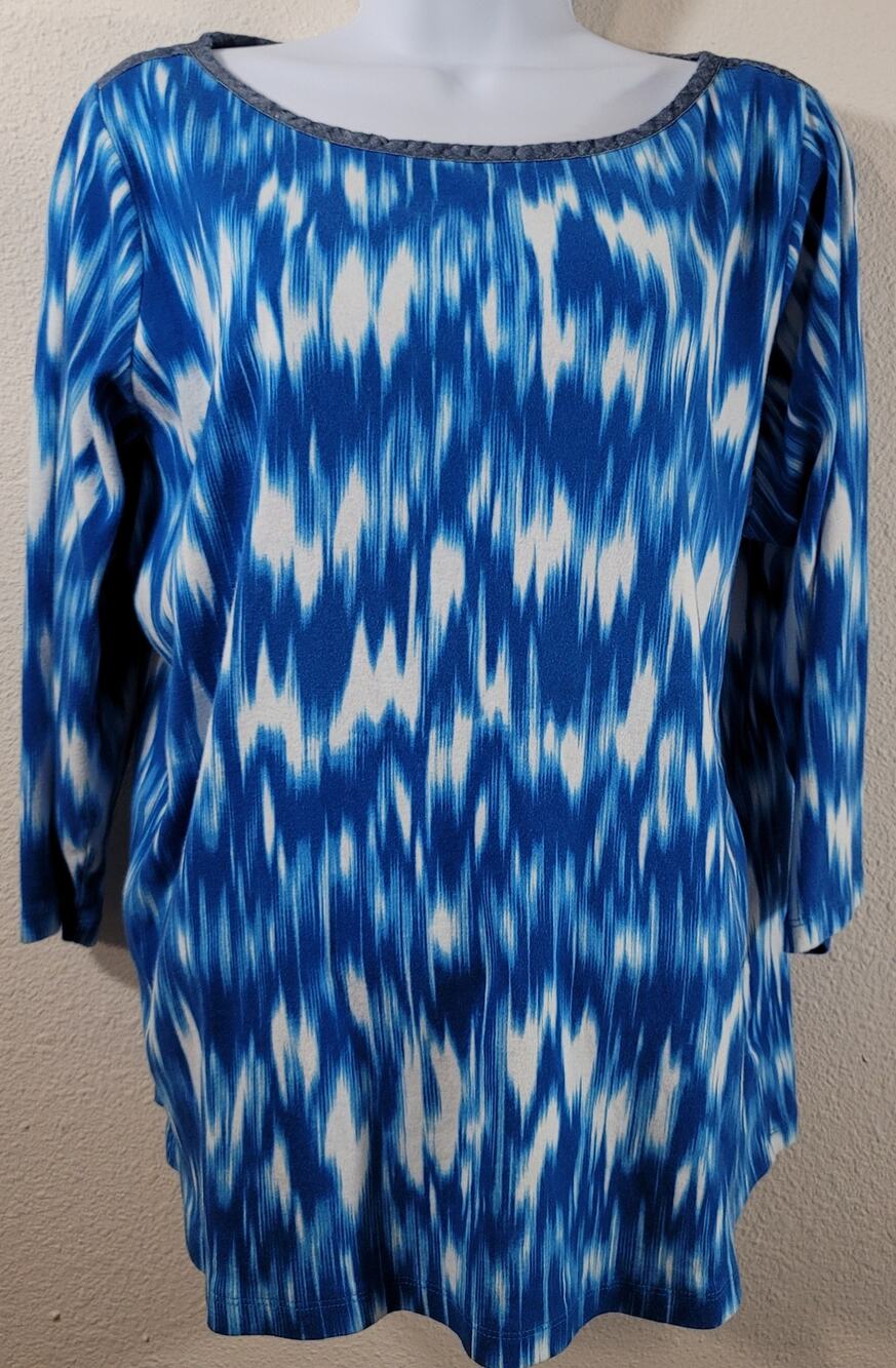 Jones New York Signature Woman Blue White Abstract Print Top 2X Plus Lightweight